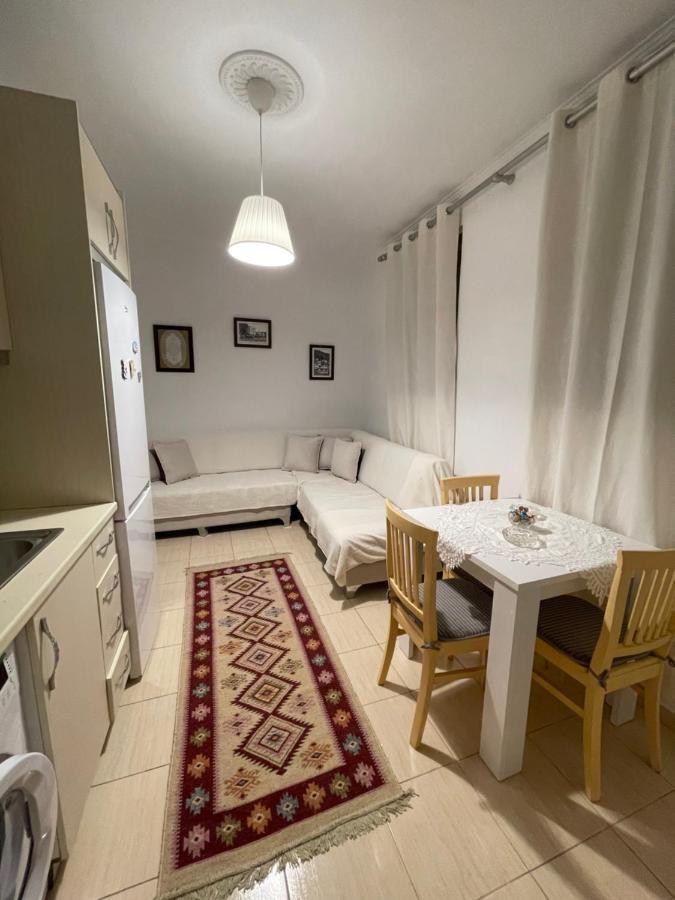 Meg'S Apartment Gjirokastër Eksteriør billede
