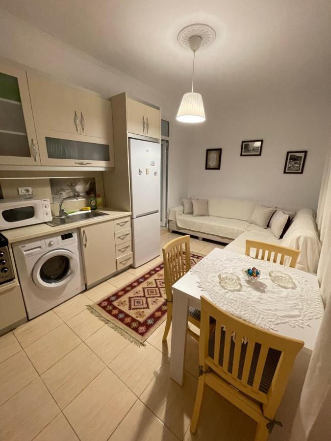 Meg'S Apartment Gjirokastër Eksteriør billede